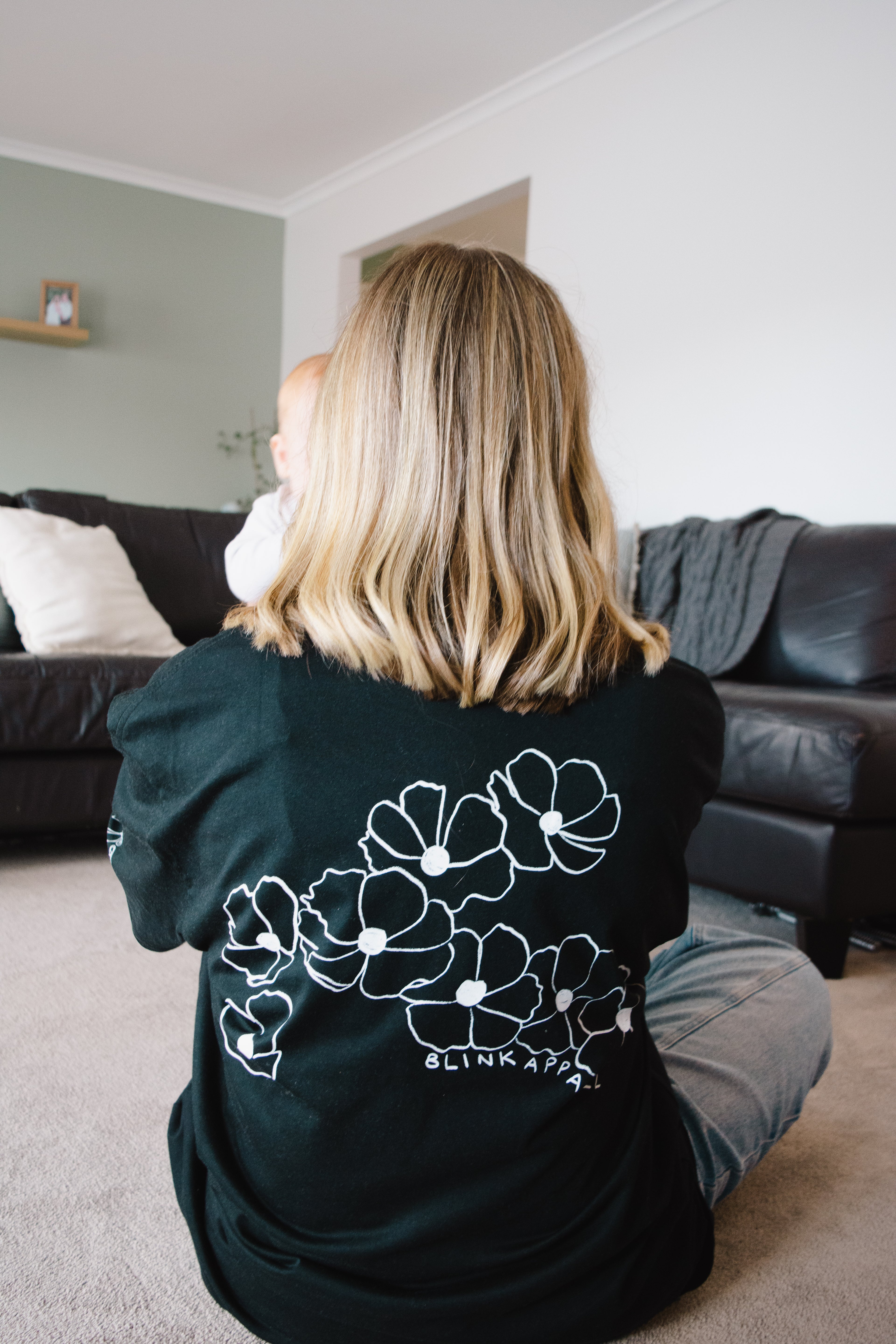 Still Her Tee - Black/White